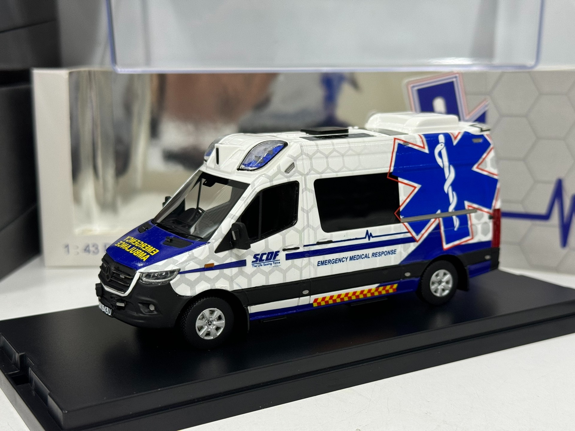 Odlewany Model Ambulansu SPRIN – Model Kit Singapore recenzja i cena