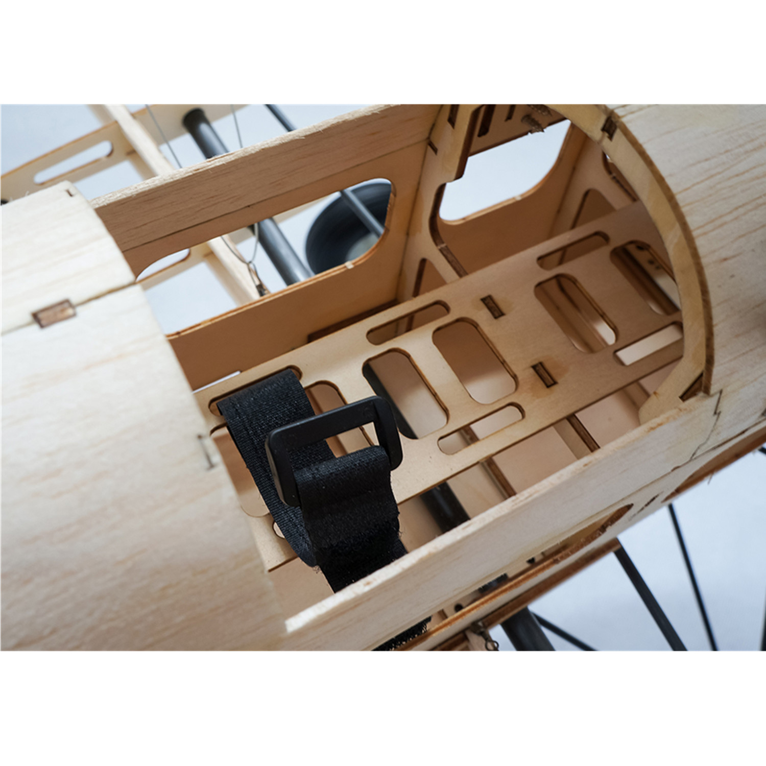 Zestaw do samodzielnego montaż – Model Kit Frame recenzja i cena