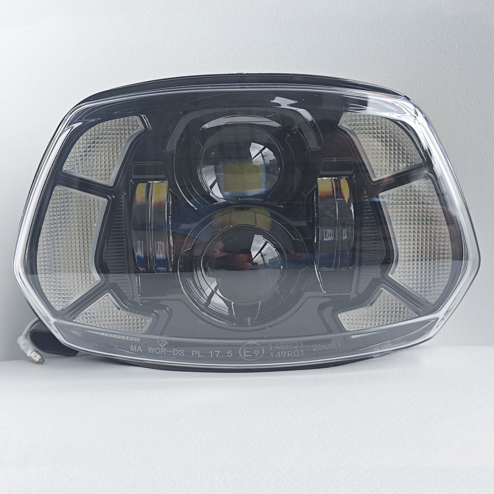 Reflektor LED z DRL do Vespa S – Model Kit Vespa recenzja i cena